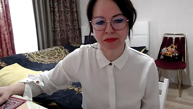 Snapshot of Arisa5000 chatting on February 17, 6:33 am Arisa5000 online show from February 17, 6:33 am