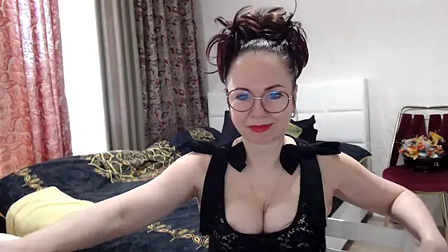 Snapshot of Arisa5000 chatting on February 14, 6:57 am Arisa5000 online show from February 14, 6:57 am