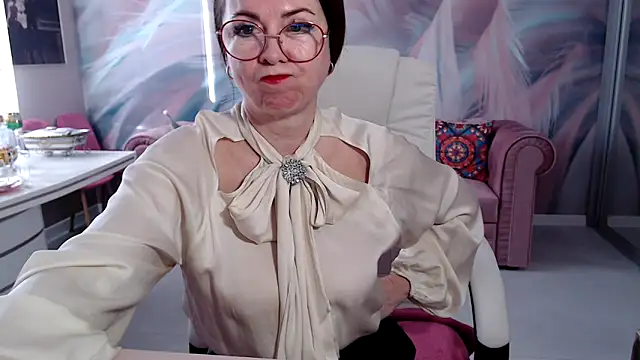 Snapshot of Arisa5000 chatting on November 3, 6:40 am Arisa5000 online show from November 3, 6:40 am