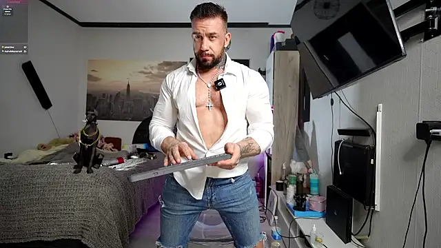 Snapshot of 69littlebig69 chatting on February 13, 1:00 pm 69littlebig69 online show from February 13, 1:00 pm