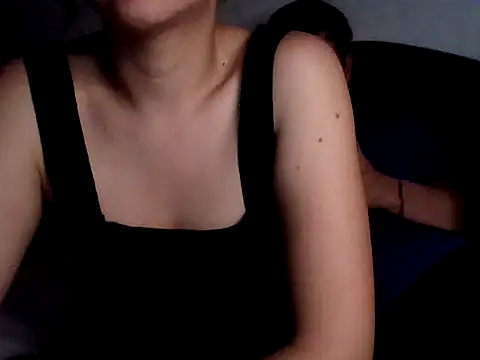 Snapshot of LatinFireCouple chatting on October 25, 3:06 am LatinFireCouple online show from October 25, 3:06 am