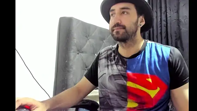 Snapshot of coolfriki chatting on November 1, 2:51 am coolfriki online show from November 1, 2:51 am