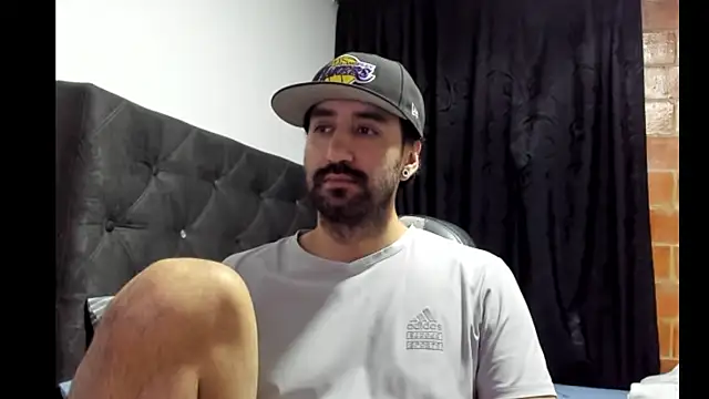 Snapshot of coolfriki chatting on November 5, 2:58 am coolfriki online show from November 5, 2:58 am