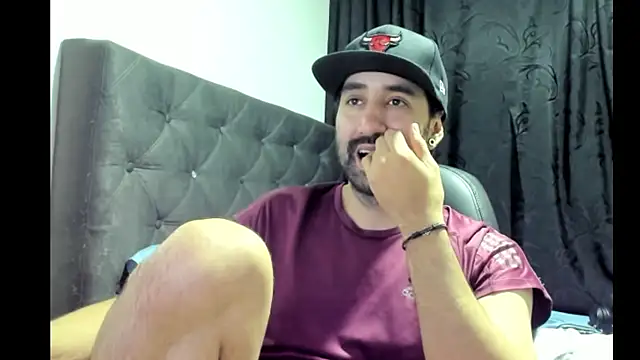 Snapshot of coolfriki chatting on November 4, 7:01 am coolfriki online show from November 4, 7:01 am