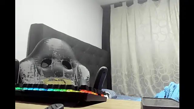 Snapshot of coolfriki chatting on May 2, 10:59 pm coolfriki online show from May 2, 10:59 pm
