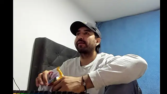 coolfriki online show from February 3, 5:05 am