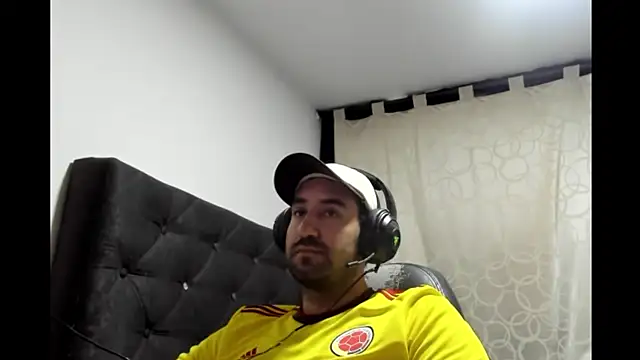 coolfriki online show from April 5, 9:43 pm