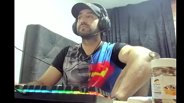 coolfriki online show from December 15, 2:39 am