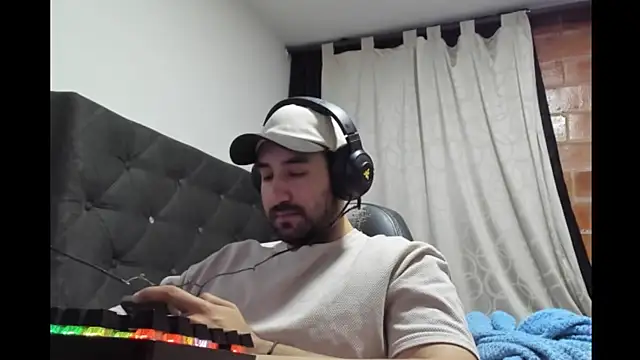 coolfriki online show from April 11, 11:08 pm