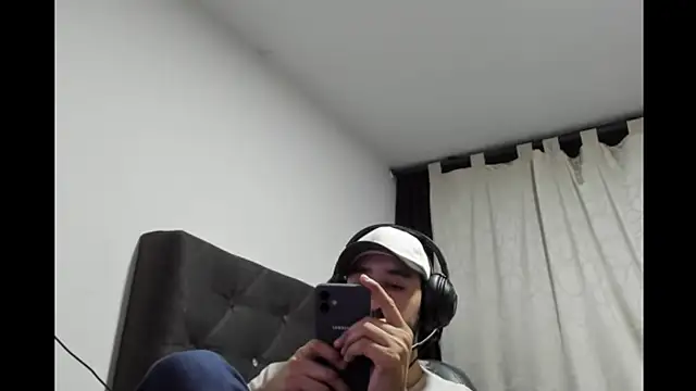 coolfriki online show from April 11, 5:37 am