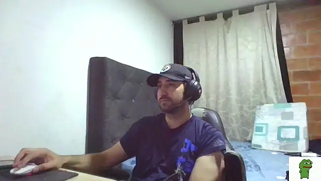 coolfriki online show from June 26, 11:43 pm