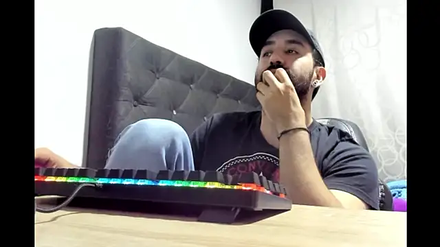 coolfriki online show from March 26, 11:24 pm