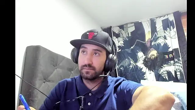 coolfriki online show from December 17, 1:43 am