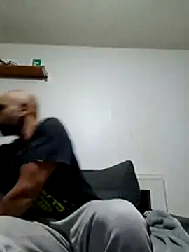 T1T012 online show from January 9, 11:33 pm