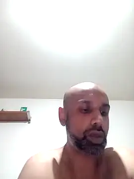 T1T012 online show from April 4, 2:07 am