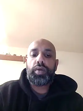 T1T012 online show from March 26, 3:43 pm