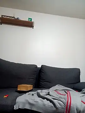 T1T012 online show from December 22, 4:18 pm