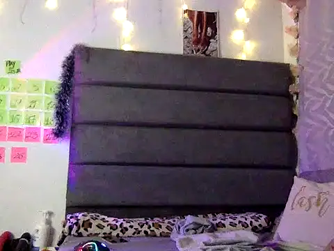 Snapshot of Tina_Dance chatting on December 15, 7:36 am Tina Dance online show from December 15, 7:36 am