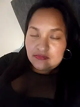 lucia00xx online show from April 5, 2:51 am
