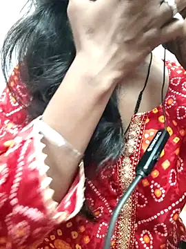 Snapshot of anjali2351 chatting on July 18, 3:31 pm anjali2351 online show from July 18, 3:31 pm