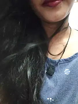 Snapshot of anjali2351 chatting on July 5, 11:06 am anjali2351 online show from July 5, 11:06 am