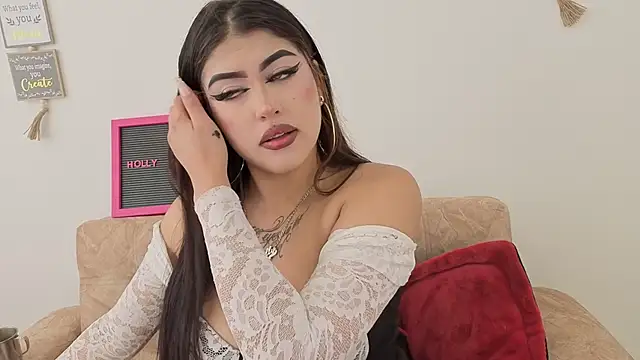 Snapshot of hollycute__ chatting on October 24, 8:08 pm hollycute online show from October 24, 8:08 pm