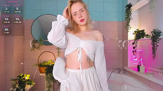 Mol l y online show from November 14, 2:21 pm