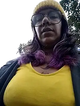 Abby 2-1 online show from November 13, 9:30 pm