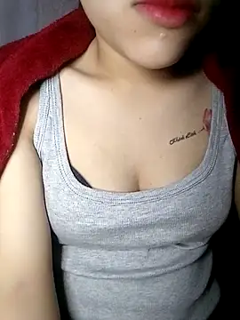 Snapshot of Lyly69699 chatting on November 16, 4:50 am Lyly69699 online show from November 16, 4:50 am