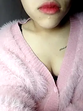 Snapshot of Lyly69699 chatting on November 17, 4:16 am Lyly69699 online show from November 17, 4:16 am