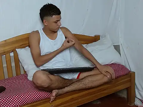 Snapshot of deivy_skinny01 chatting on October 28, 8:30 pm deivy skinny01 online show from October 28, 8:30 pm