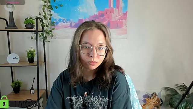 Nuura Moore online show from October 28, 12:33 am