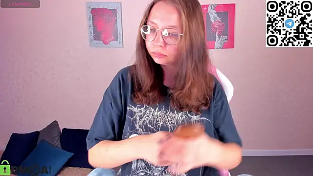 Nuura Moore online show from November 12, 12:59 am