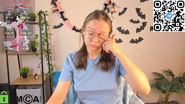 Nuura Moore online show from November 4, 12:58 am