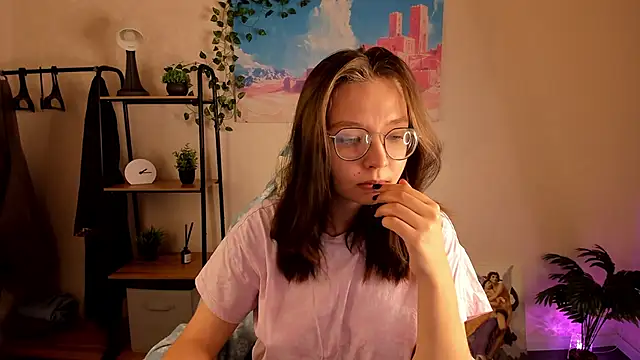 Nuura Moore online show from October 27, 12:44 am