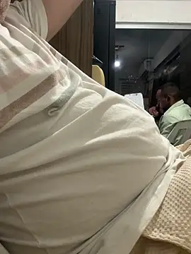 Snapshot of B-38 chatting on November 8, 12:25 am B-38 online show from November 8, 12:25 am