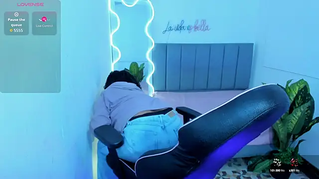 THIANA TAY online show from October 19, 2:58 am