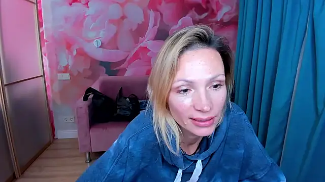 AlinaMoor online show from November 26, 6:52 pm