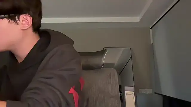 iambennet online show from December 14, 9:37 am