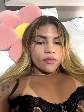 Snapshot of barbaralmeida chatting on October 7, 3:40 am barbaralmeida online show from October 7, 3:40 am