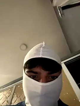 lain213 online show from October 24, 5:17 am