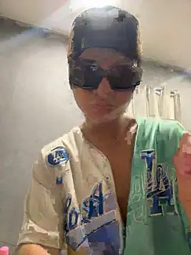 lain213 online show from October 7, 6:14 am