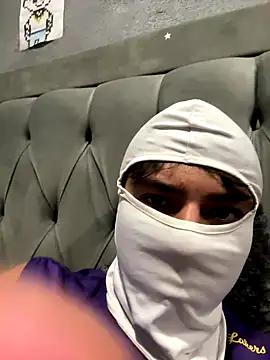 lain213 online show from November 12, 6:17 am