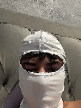 lain213 online show from October 24, 8:41 pm