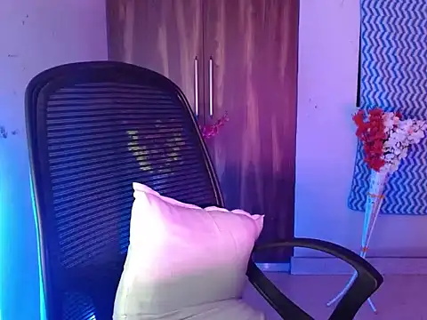 Roiseeee online show from March 10, 4:49 am