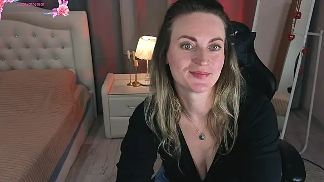 Snapshot of ocean_pleasure chatting on October 9, 8:09 pm ocean pleasure online show from October 9, 8:09 pm