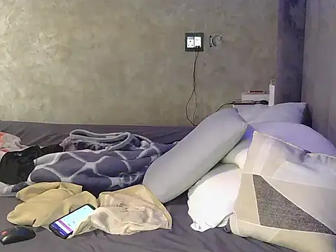 petite queenx online show from November 8, 10:24 pm