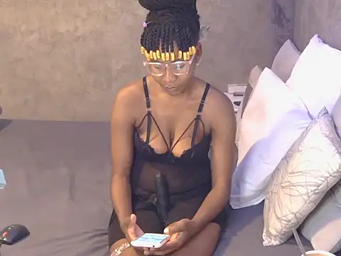 petite queenx online show from October 27, 10:38 am