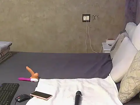 petite queenx online show from November 14, 1:37 pm