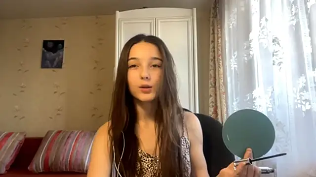 Snapshot of ZaidaKellner chatting on October 11, 7:42 am ZaidaKellner online show from October 11, 7:42 am